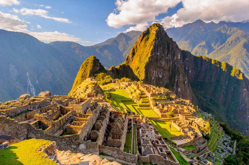Panorama Machu Picchu s okolními vrcholy And