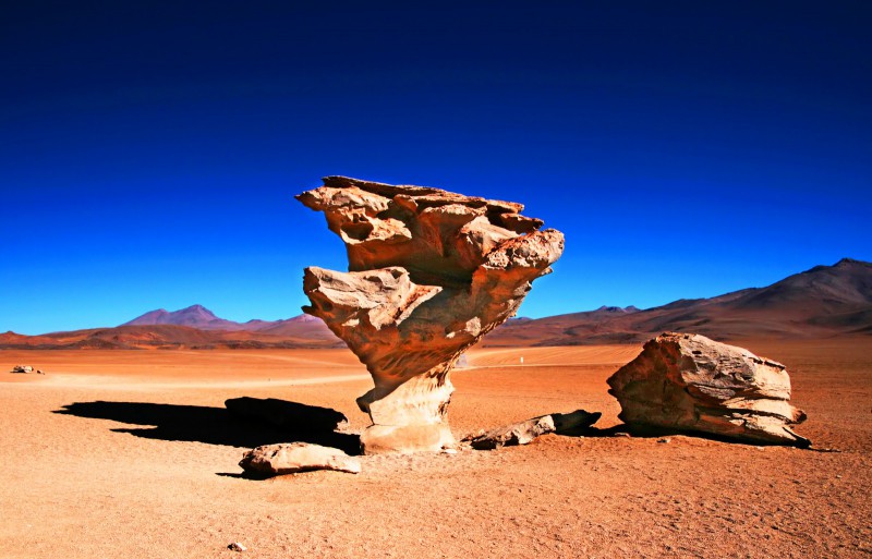 Solná pláň Salar de Uyuni a hory And